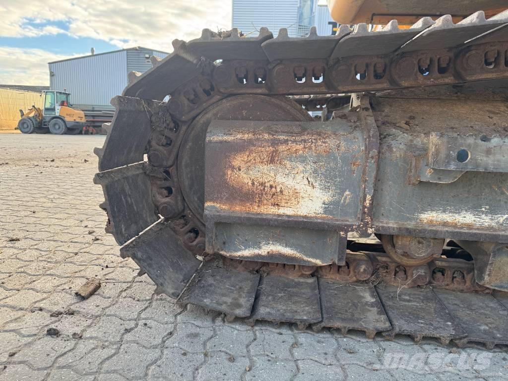Liebherr R 922 Rupsgraafmachines