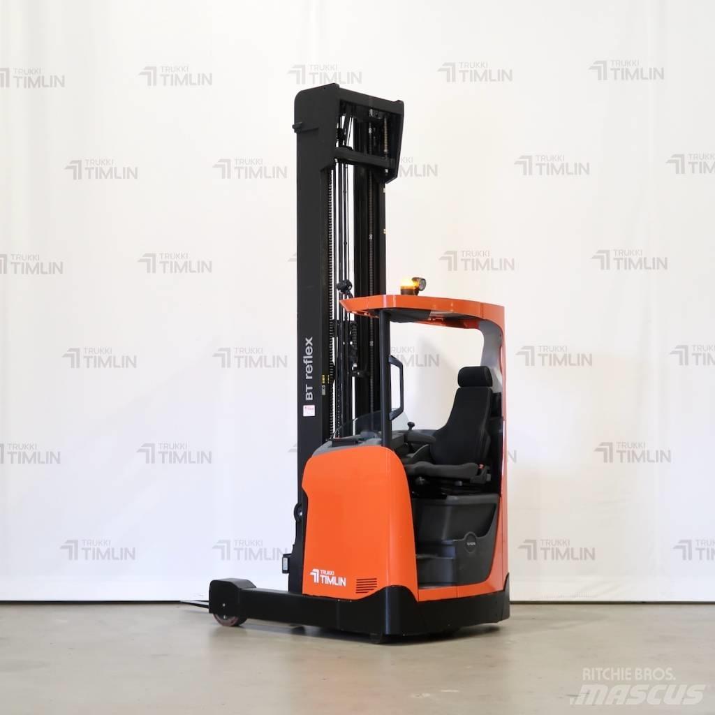 Toyota RRE160H Reachtruck voor hoog niveau