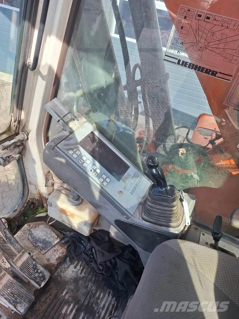 Liebherr R932 Rupsgraafmachines