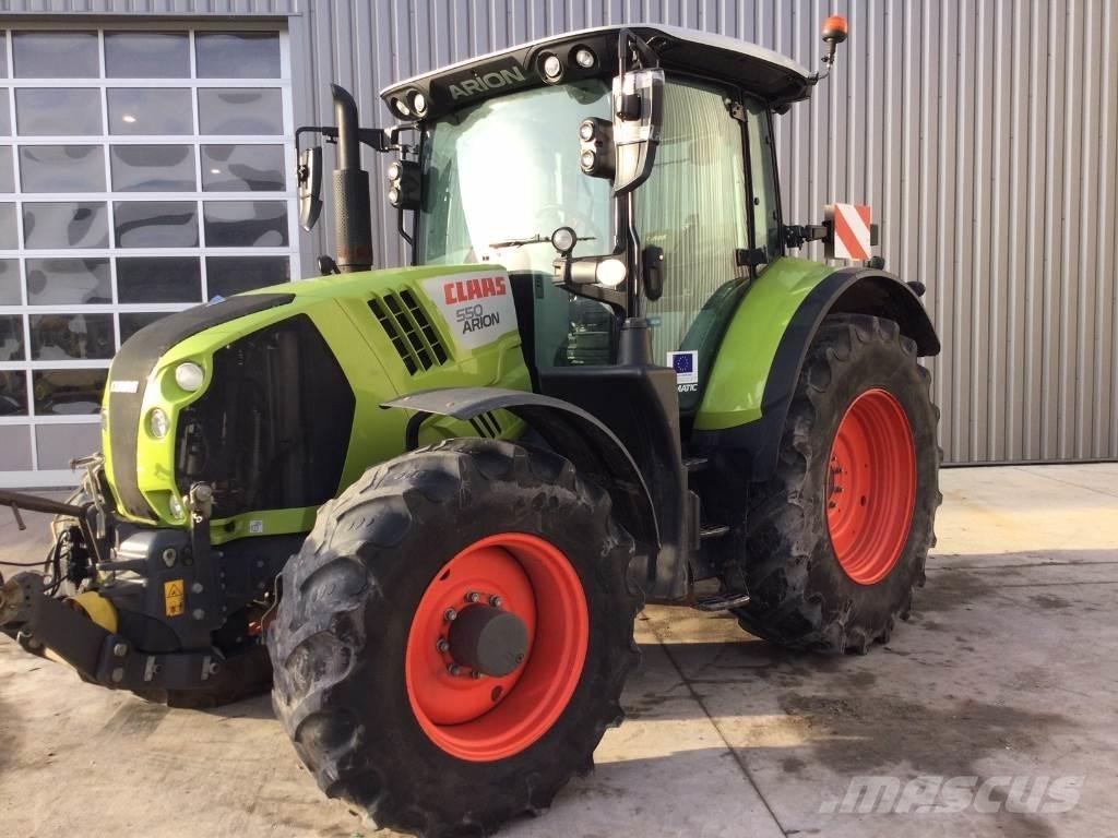 CLAAS ARION 550 Tractoren