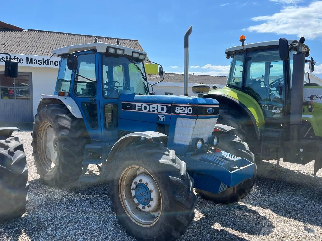 Ford 8210 Force III Tractoren
