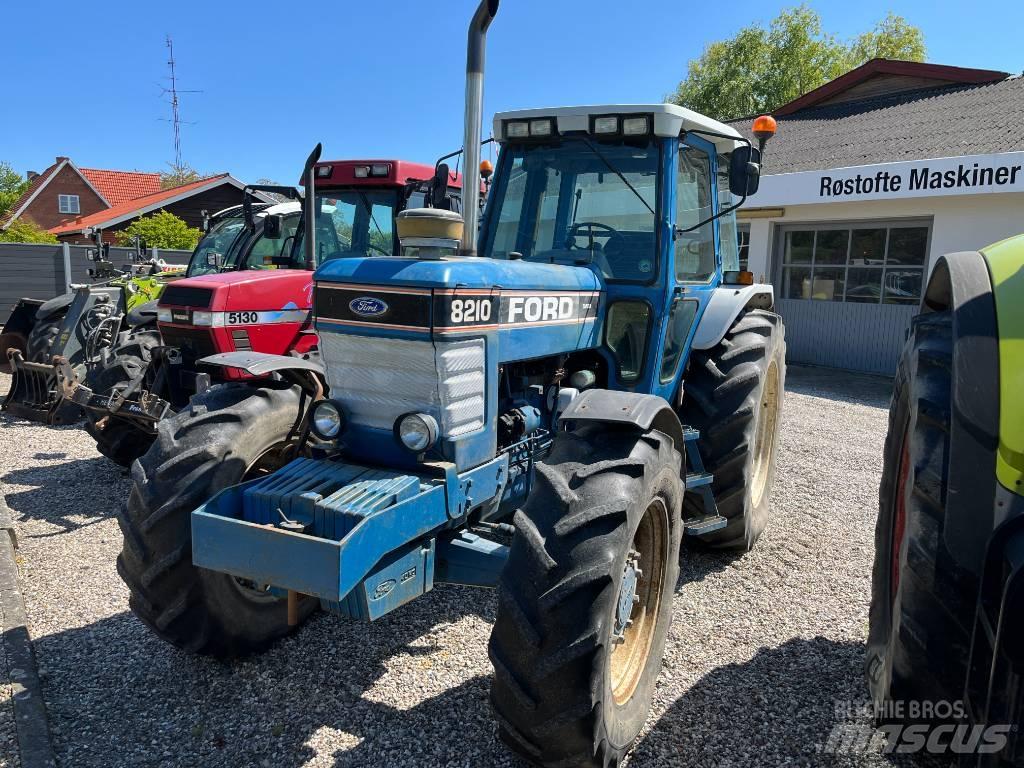 Ford 8210 Force III Tractoren