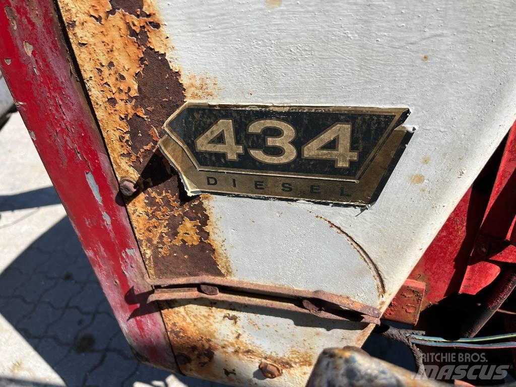 McCormick IH 434 Tractoren