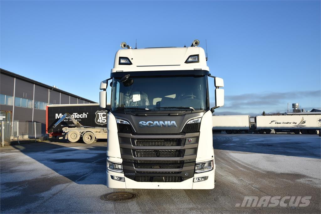 Scania R590 8X4 Chassis met cabine