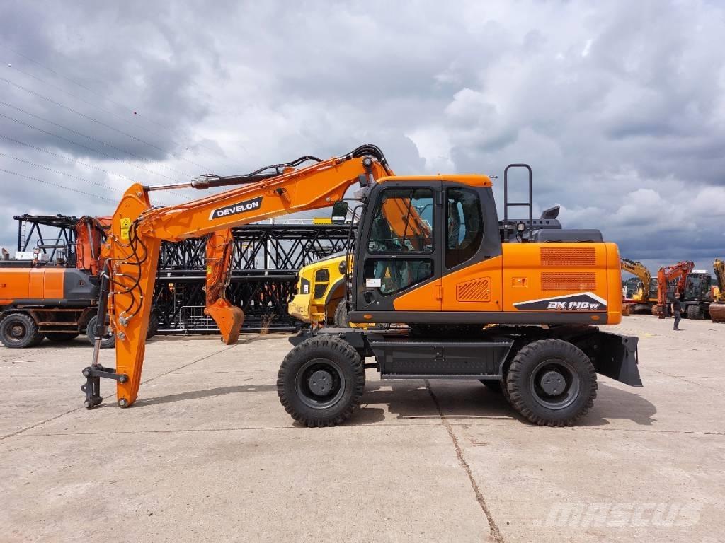 Develon DX 140 W-7 Wielgraafmachines