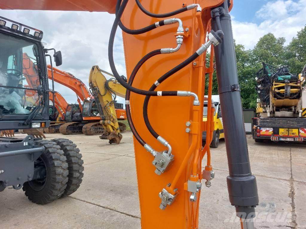 Develon DX 140 W-7 Wielgraafmachines