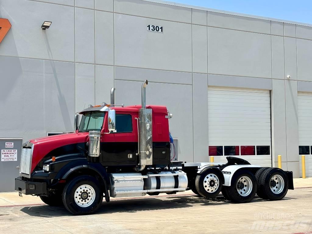 Western Star 4900 Trekkers