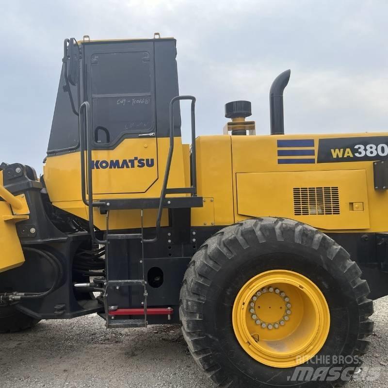 Komatsu WA 380 Wielladers