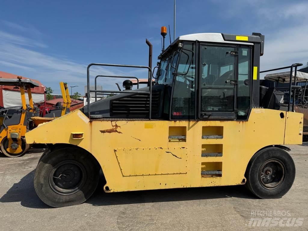 Bomag BW 24 R Bandenwalsen