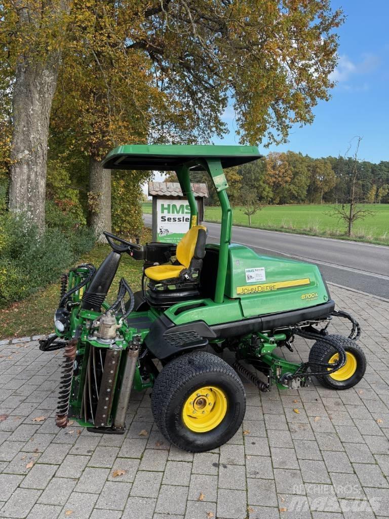 John Deere 8700 A Golfbaanmaaiers