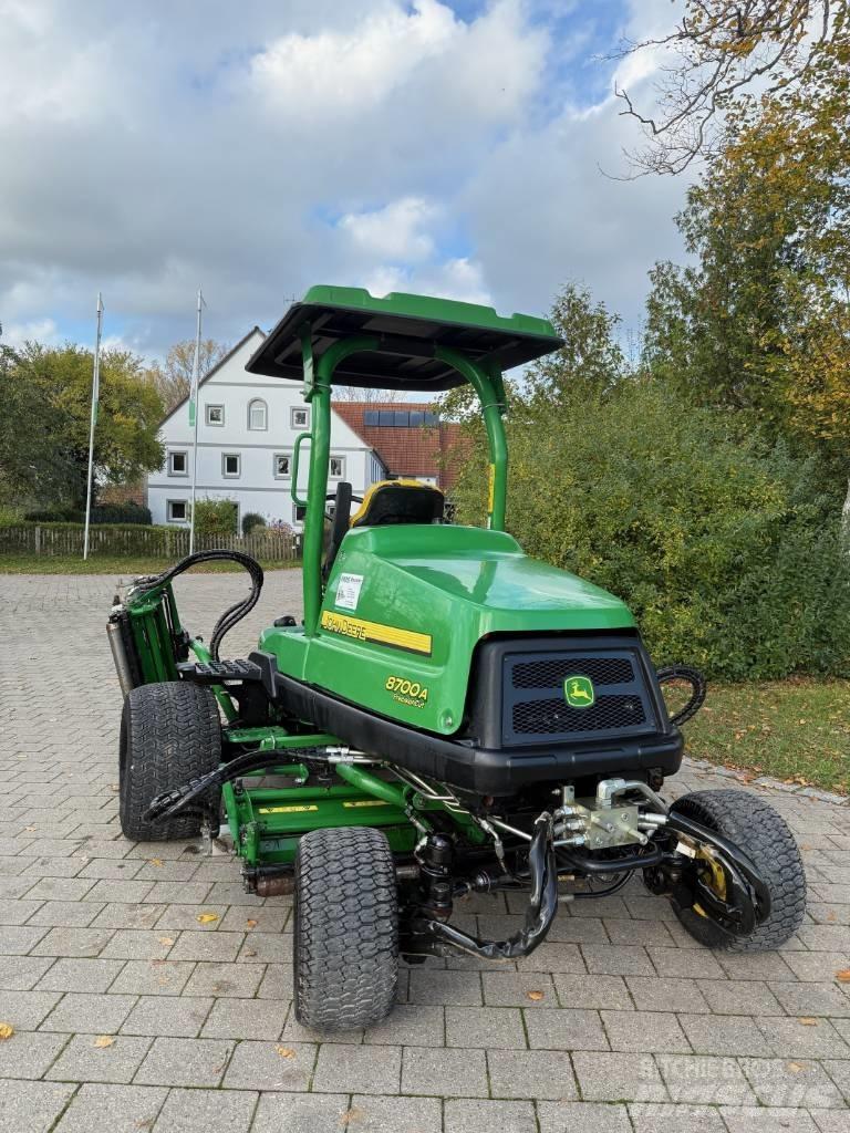 John Deere 8700 A Golfbaanmaaiers