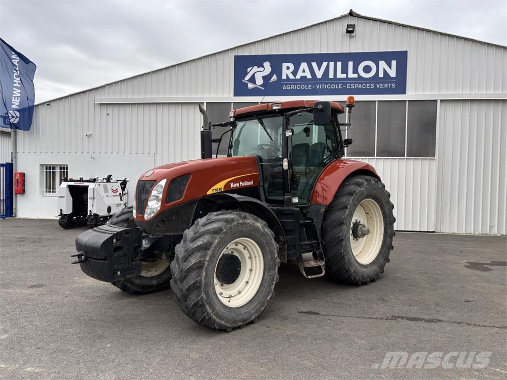 New Holland T7030 Tractoren