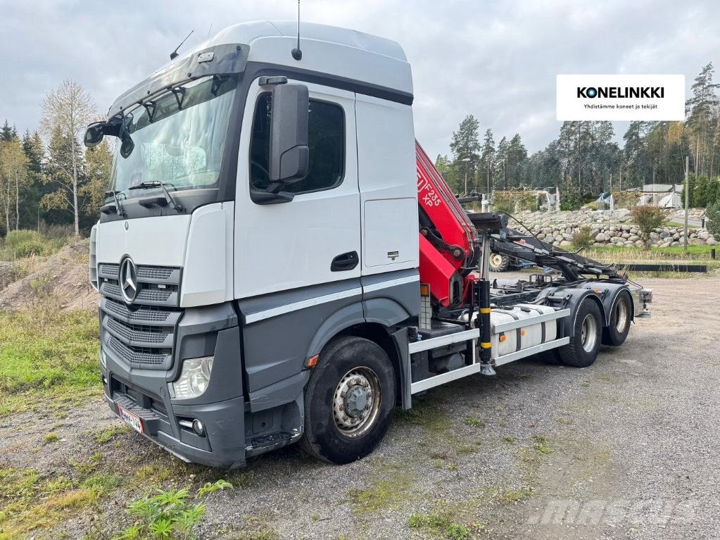 Mercedes-Benz 2653 L Vlakke laadvloer met kraan