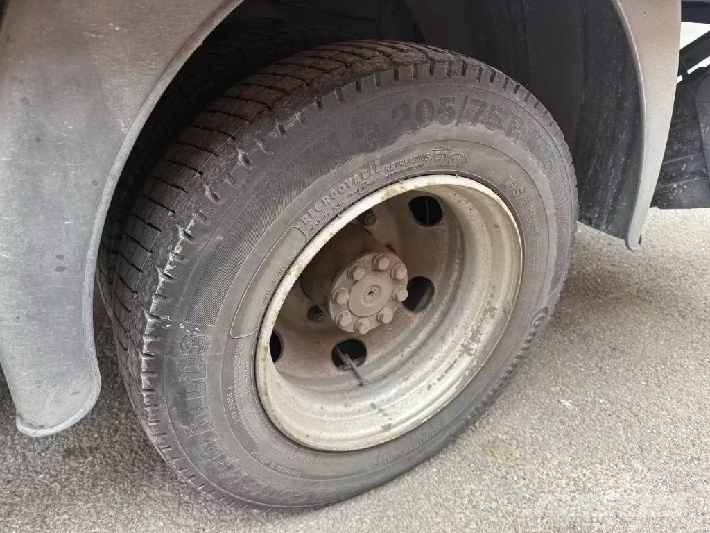 Mercedes-Benz 816 Bakwagens met gesloten opbouw