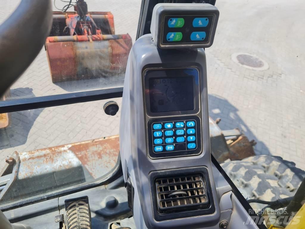 Komatsu PW 140-7 Wielgraafmachines