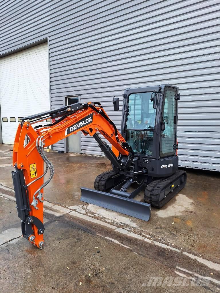 Develon DX 27 Z-7 Minigraafmachines < 7t