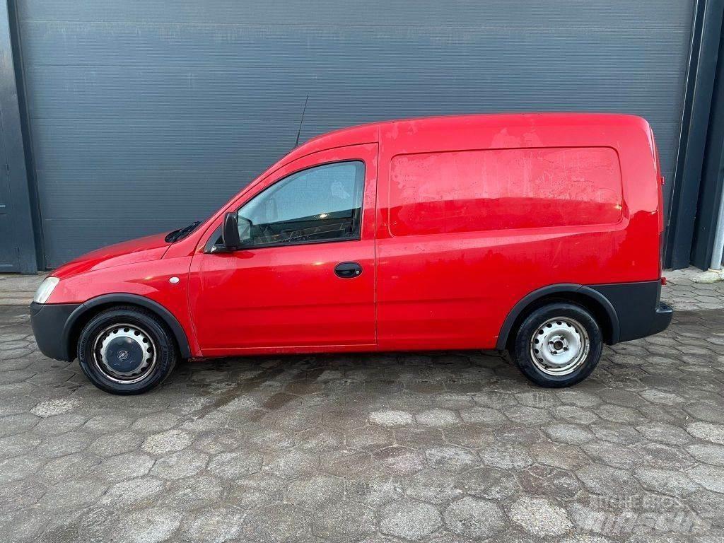 Opel Combo CDTI Gesloten opbouw