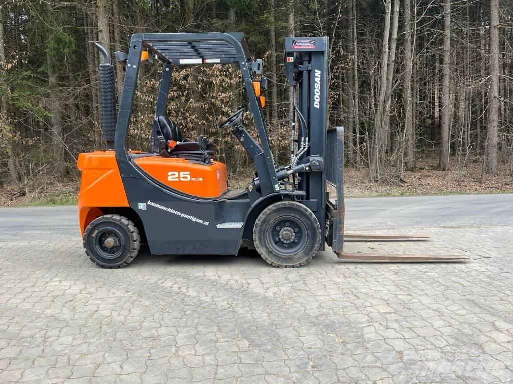 Doosan D 25 GP Diesel heftrucks