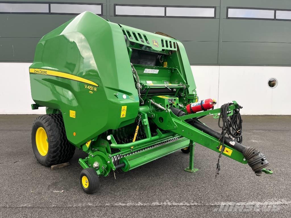 John Deere V 451R Ronde-balenpersen