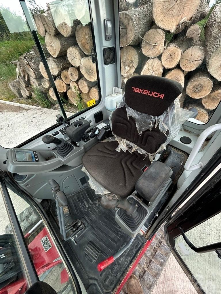 Takeuchi TB 225 Minigraafmachines < 7t
