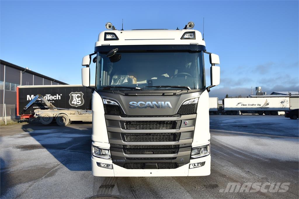 Scania R590 8X4 Chassis met cabine