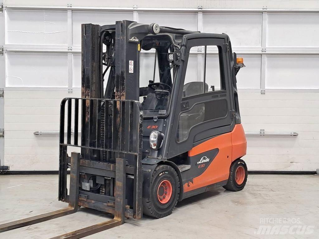 Linde E30-01 Elektrische heftrucks