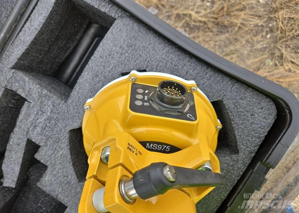 CAT 330 Rupsgraafmachines
