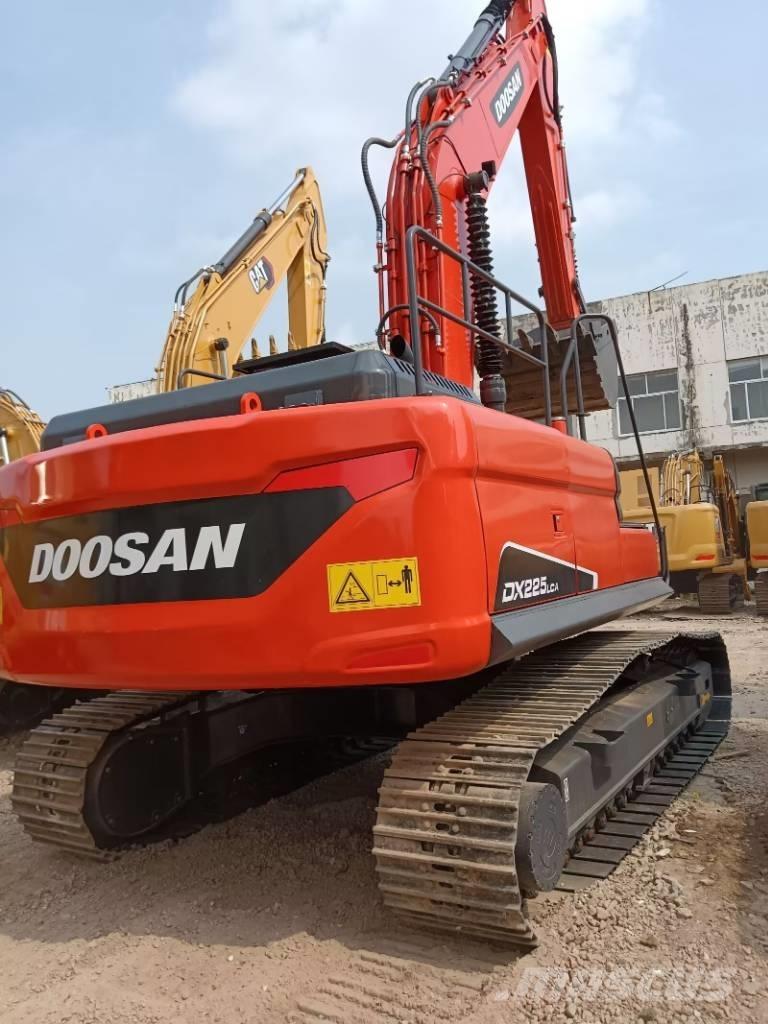 Doosan DX 225 LC Rupsgraafmachines