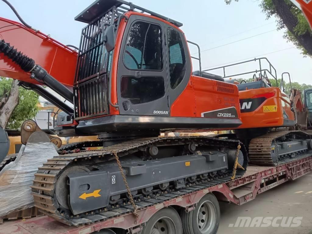 Doosan DX 225 LC Rupsgraafmachines