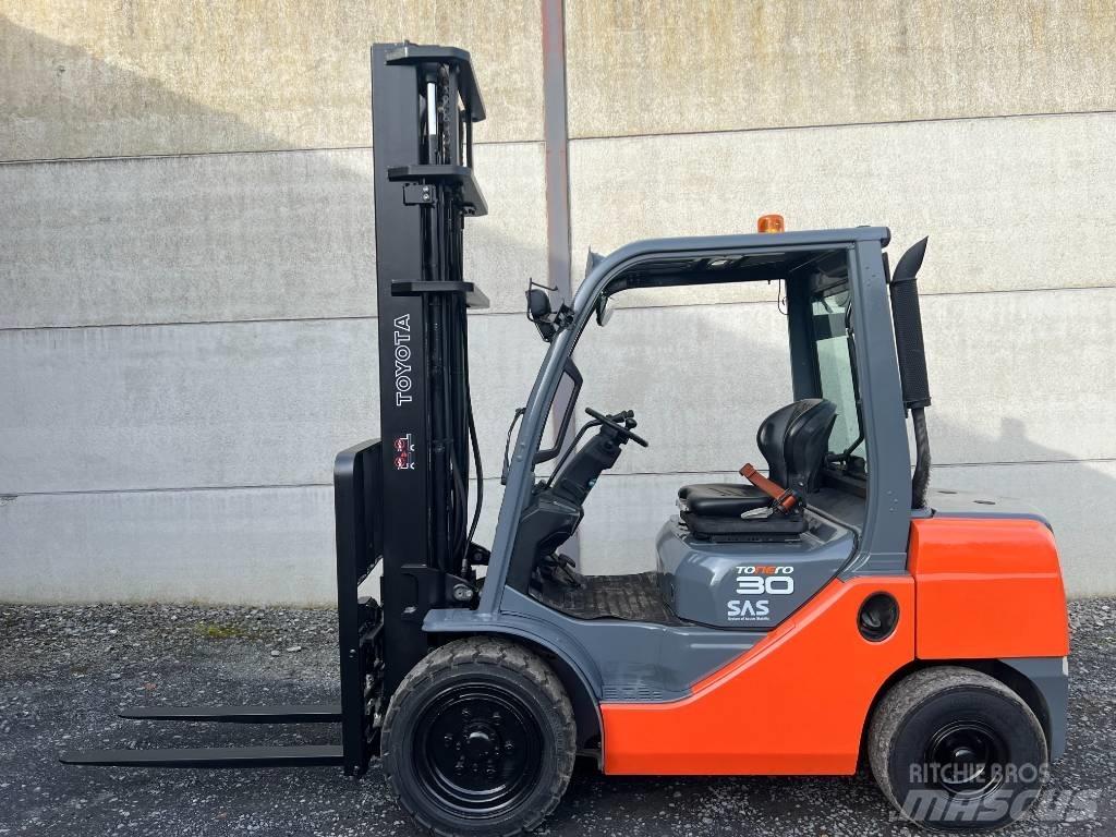 Toyota 02-8 FDF 30 Diesel heftrucks