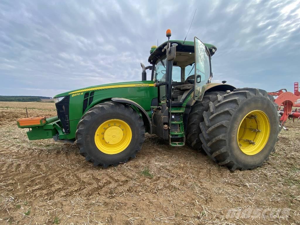 John Deere 8370 R Tractoren