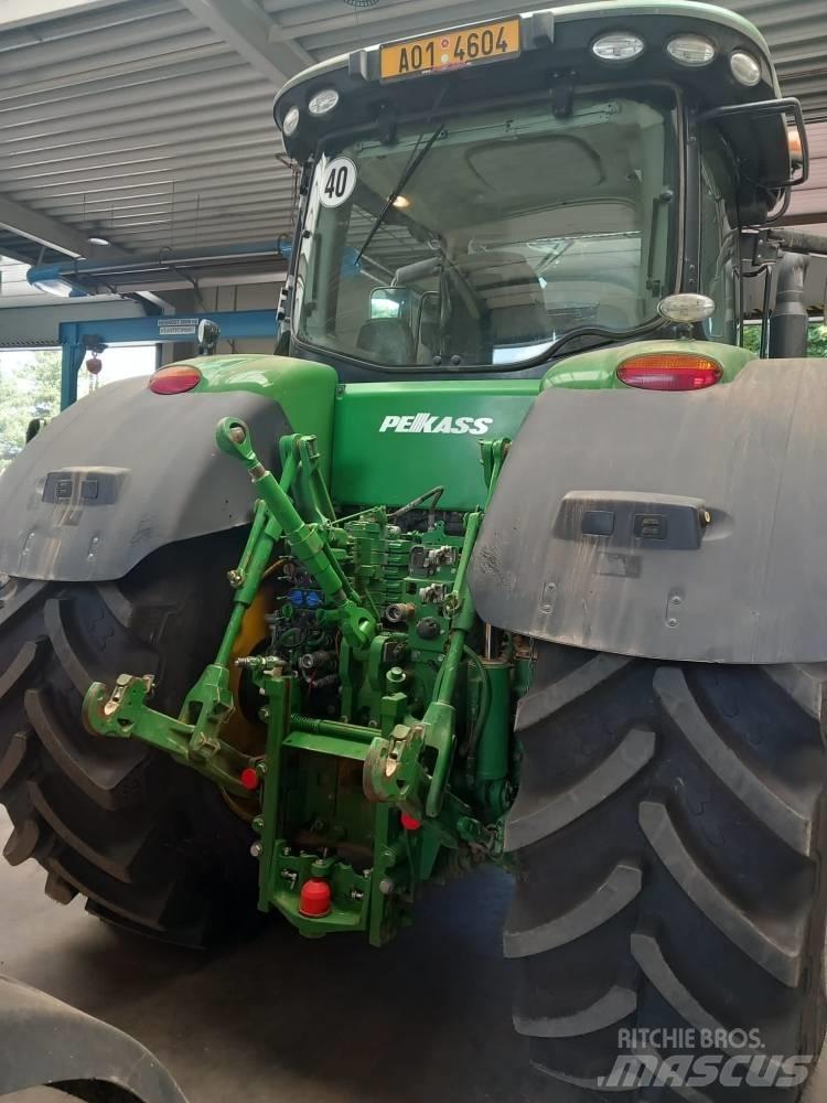 John Deere 7310 R Tractoren