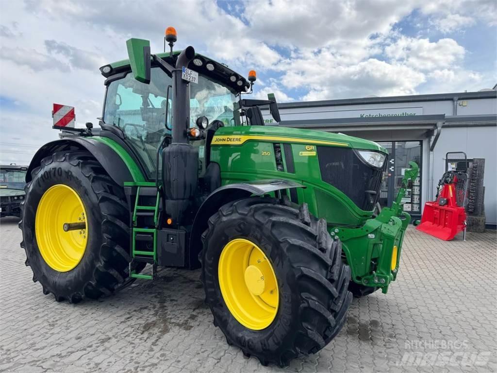 John Deere 6R 250 Tractoren