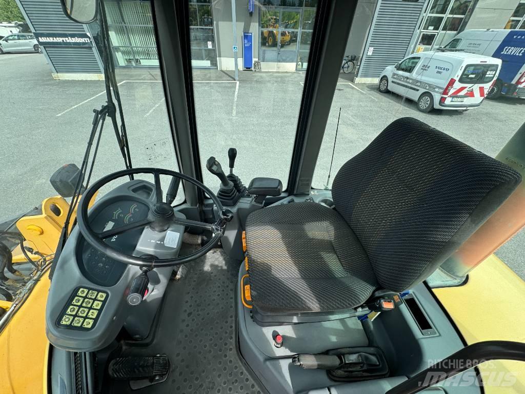 Volvo L 30 B Wielladers