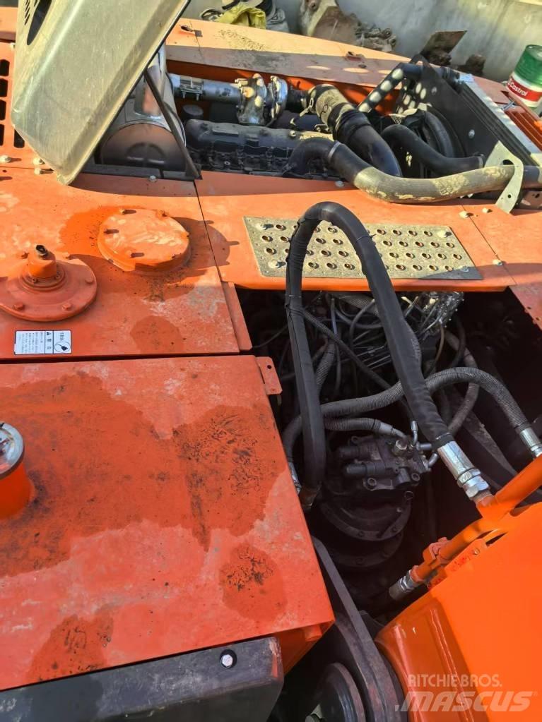 Hitachi ZX 240-3 Rupsgraafmachines