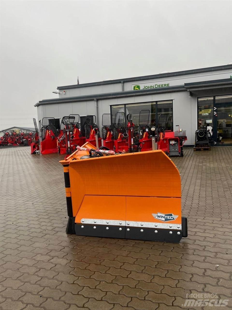  Wintec Vario XM320 Sneeuwschuivers en -ploegen