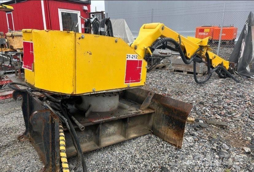 Brokk 330 Rupsgraafmachines