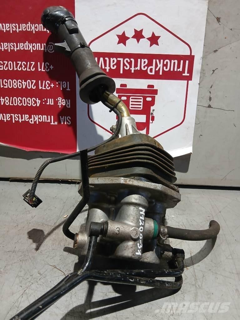 MAN TGA    813260566111 Cabine en interieur