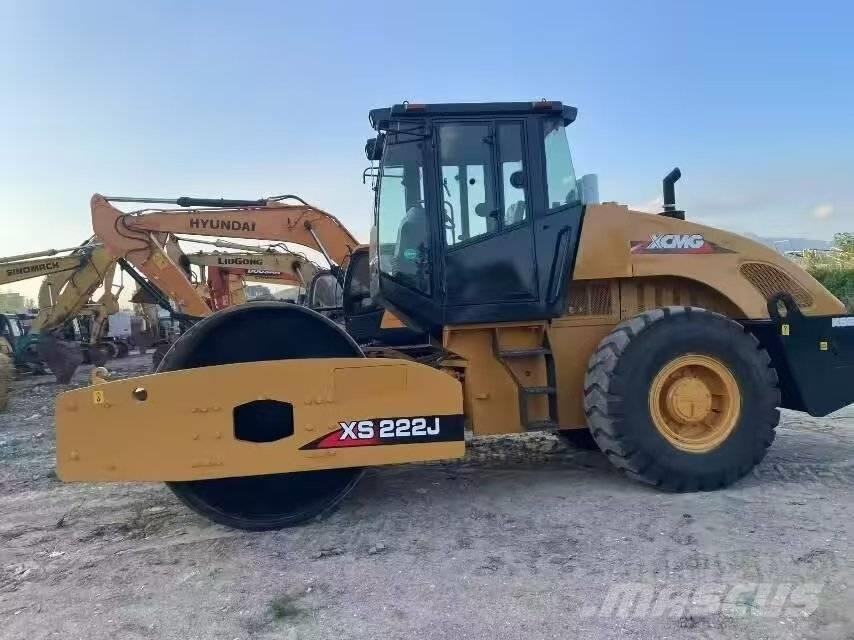 XCMG XS 222 J Trilrolwalsen
