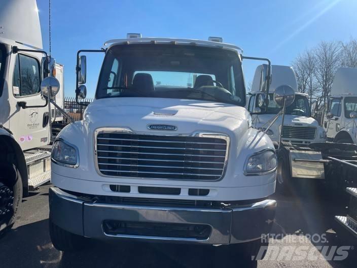 Freightliner M2 Trekkers