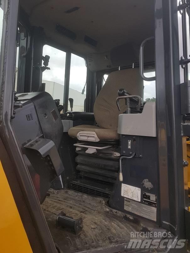 Komatsu D 51 EX-22 Rupsdozers