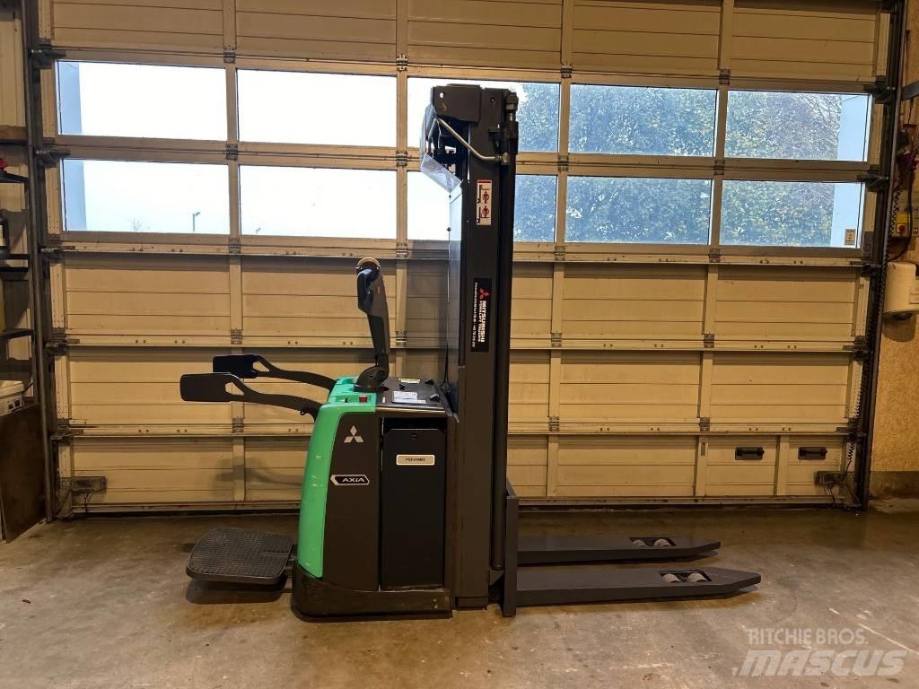 Mitsubishi SBV 16 P Zelfrijdende stapelaars