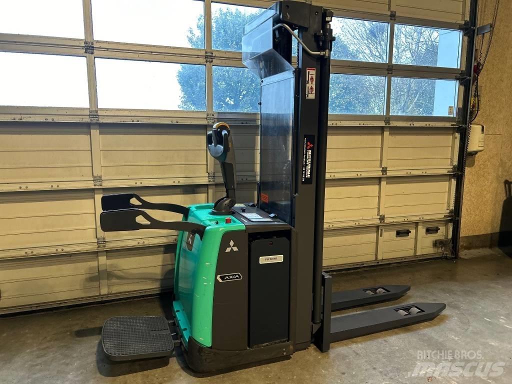 Mitsubishi SBV 16 P Zelfrijdende stapelaars