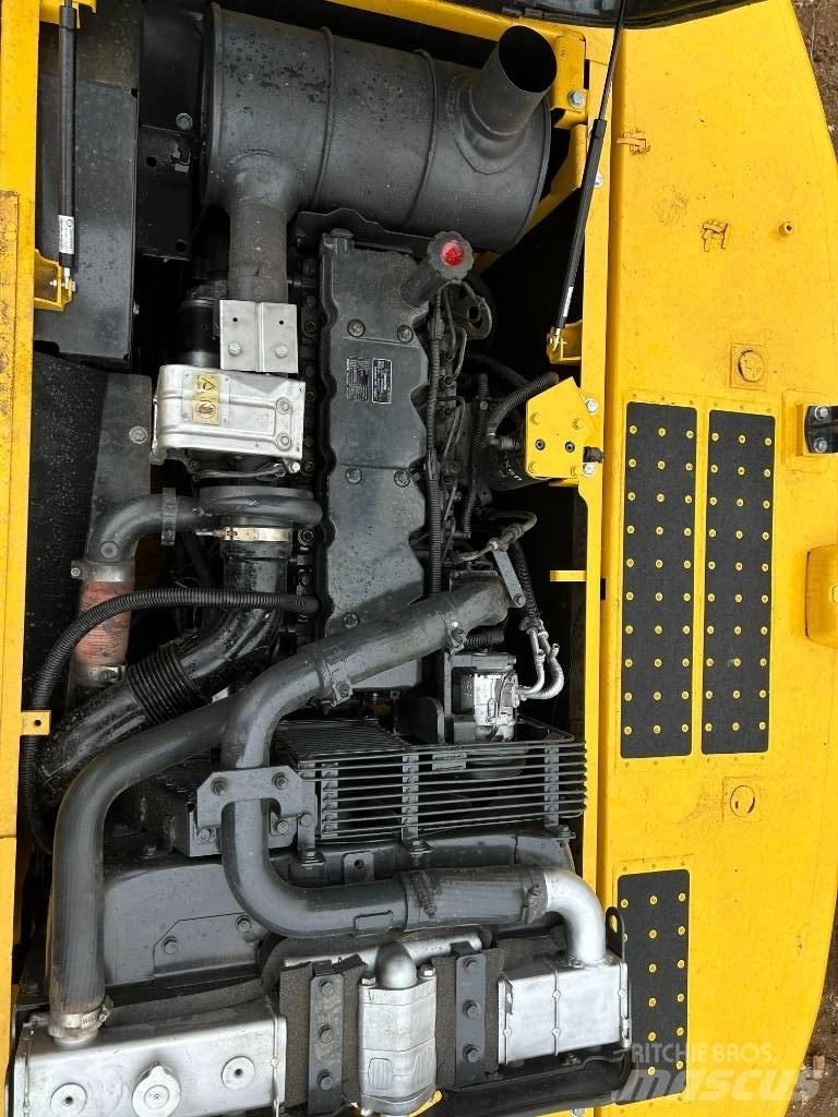 Komatsu 240-8 Rupsgraafmachines