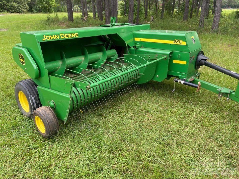 John Deere 338 Baler Vierkante balenpers