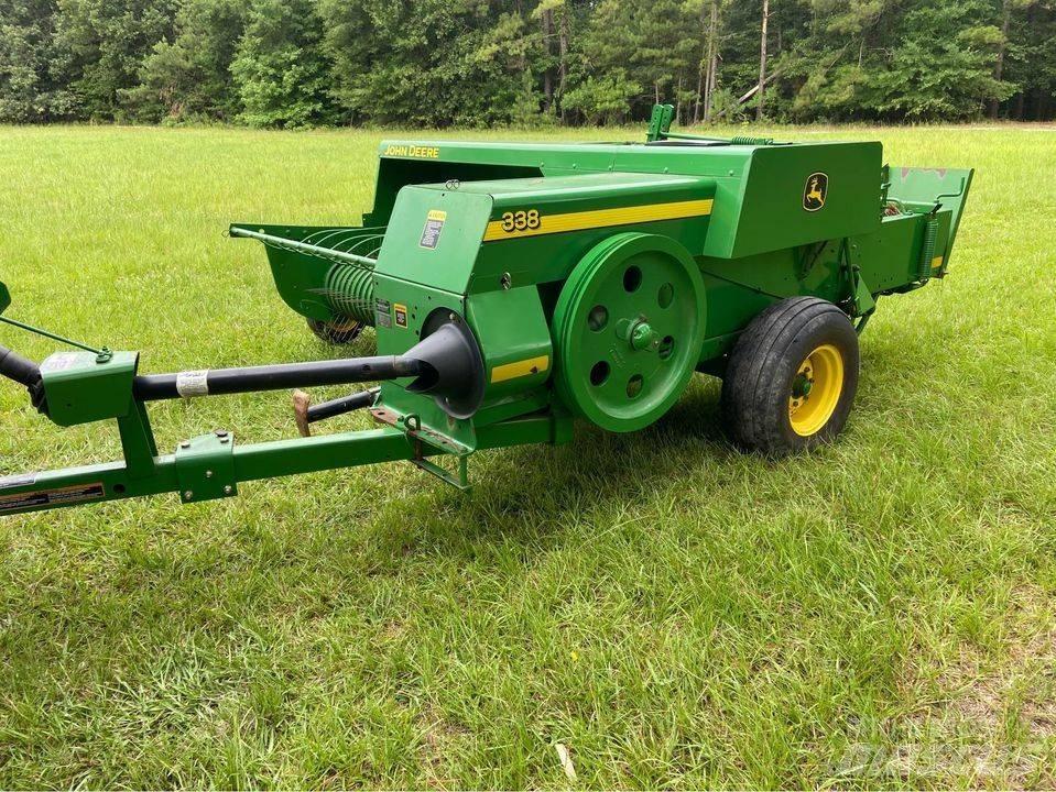 John Deere 338 Baler Vierkante balenpers