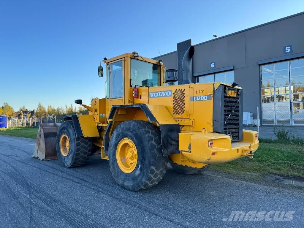 Volvo L 120 D Wielladers