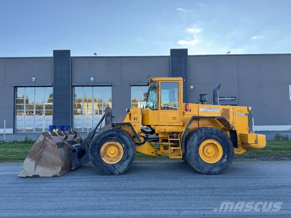 Volvo L 120 D Wielladers