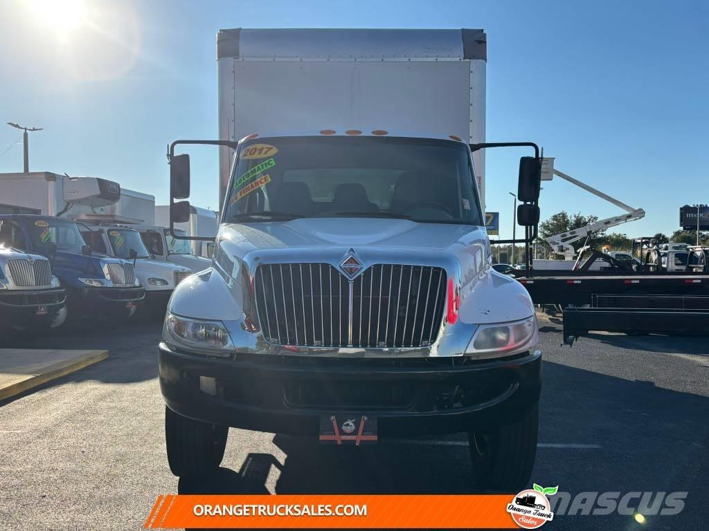 International 4300 Bakwagens met gesloten opbouw