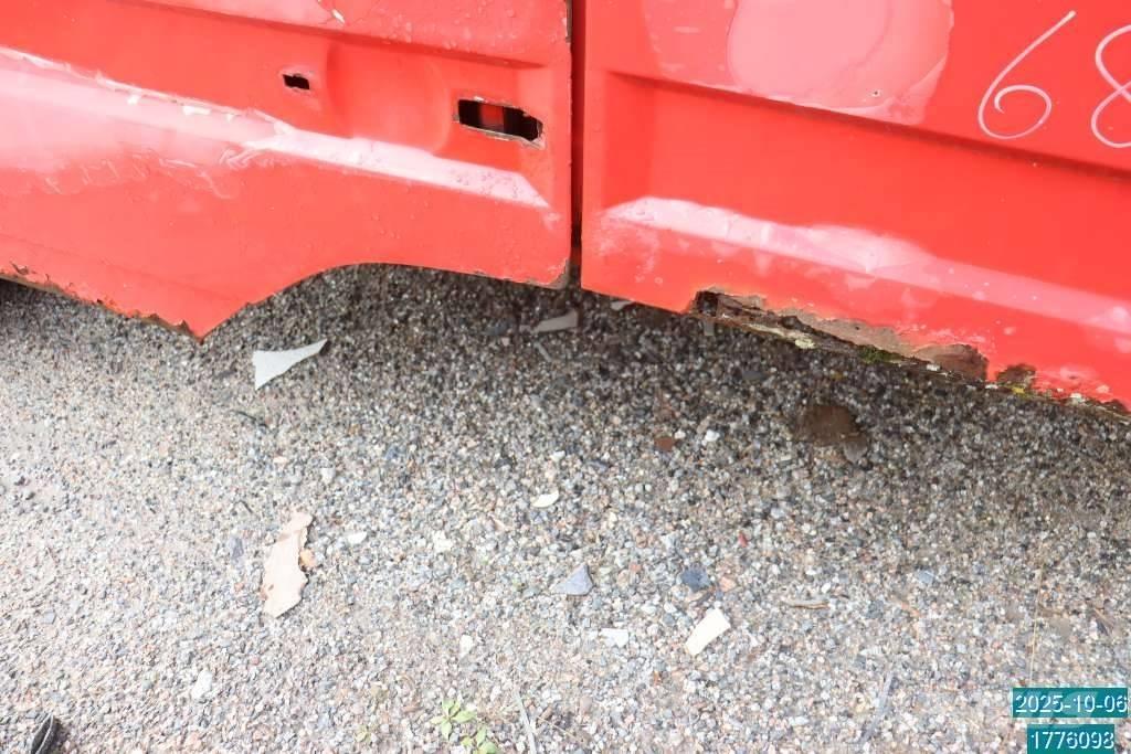 Scania P 82 M Cabine en interieur